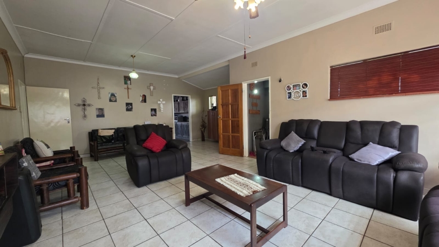 To Let 3 Bedroom Property for Rent in Wilkeville North West